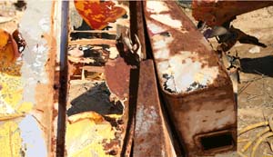 g2006-06-22e dead cars